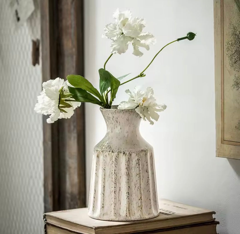 Wren Vase